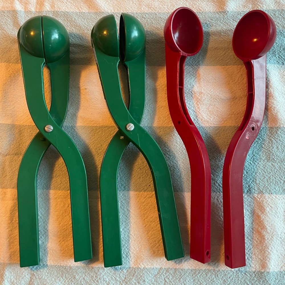 3x Snowball Makers